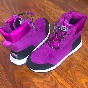 Uggs Turlock Waterproof Snow Boot (Big Kid) , Color:Sweet Plum: Size 6M